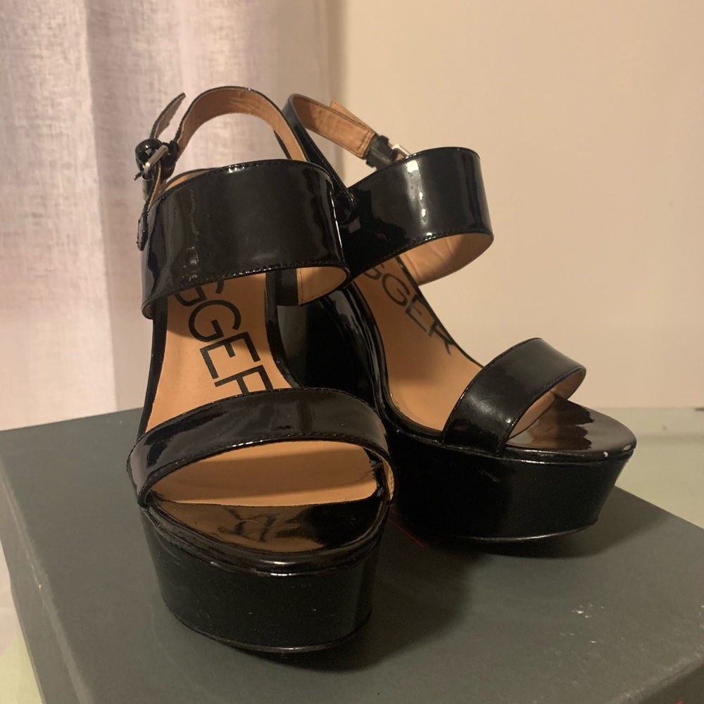 Kelsi dagger block heel